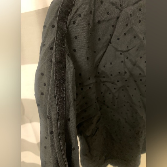 SOLD!! NWT ZARA Women’s Black Velvet Dot Stripe Shirt Blouse Button X-Small XS - Picture 3 of 4